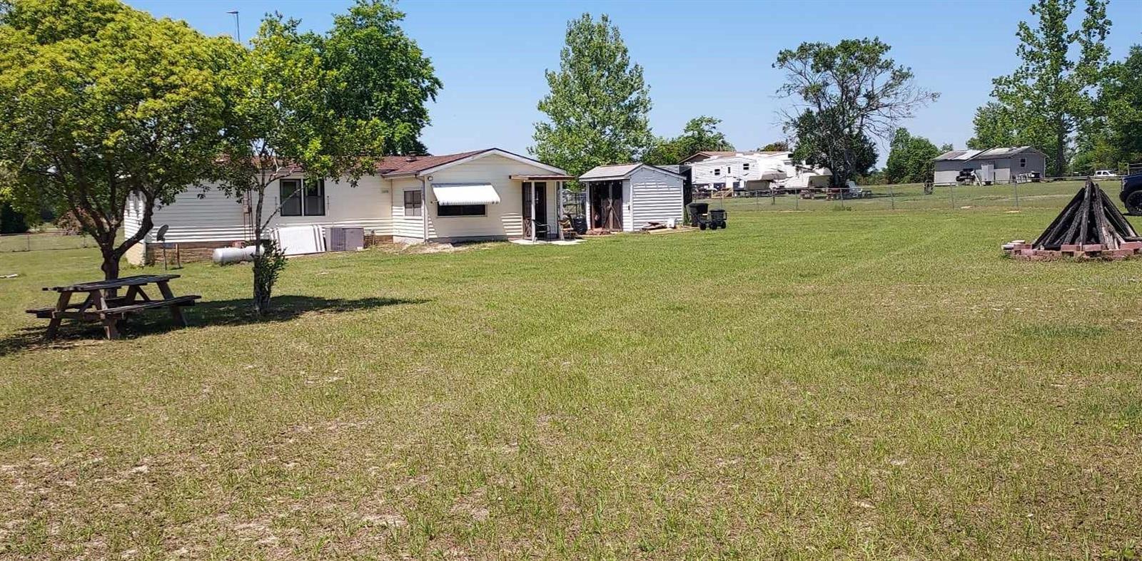 DERBY OAKS - Residential