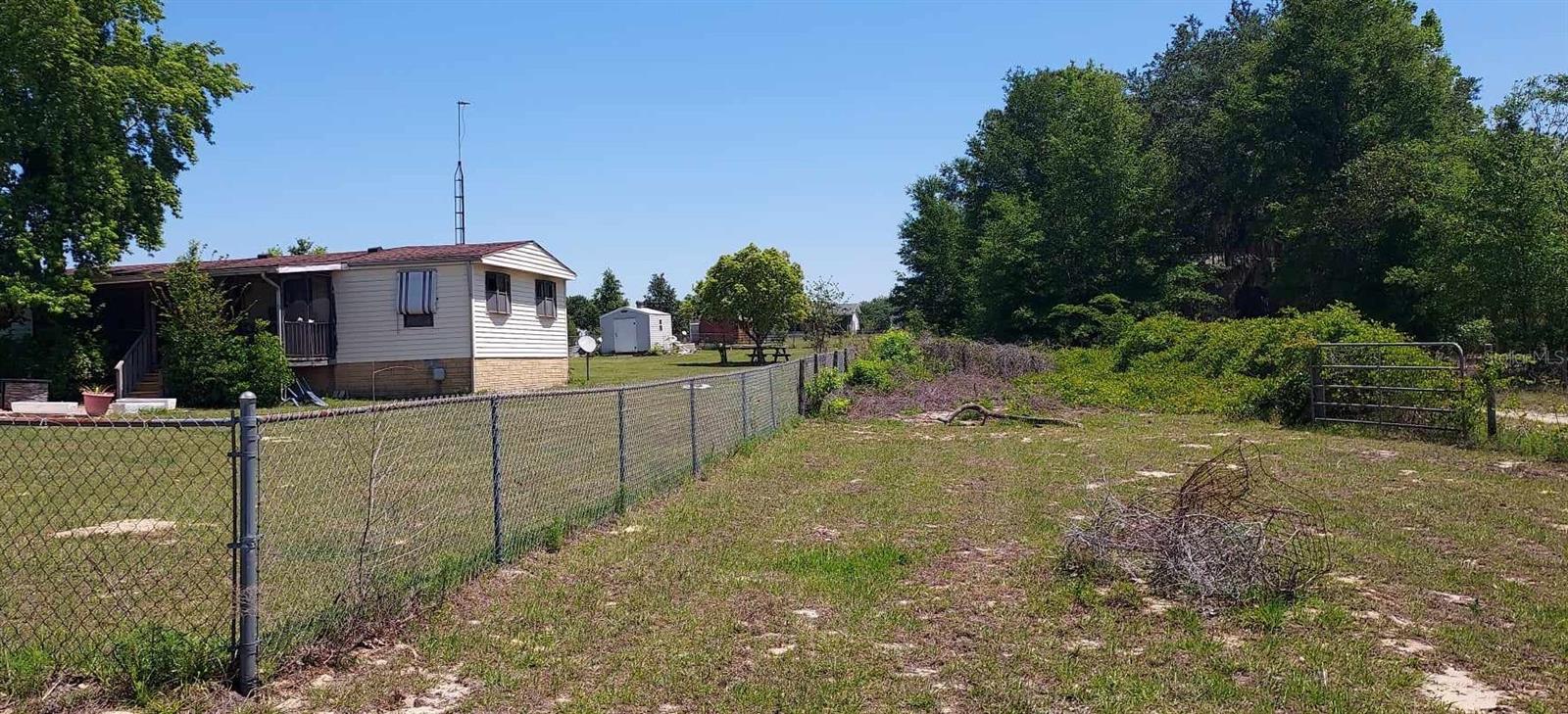DERBY OAKS - Residential