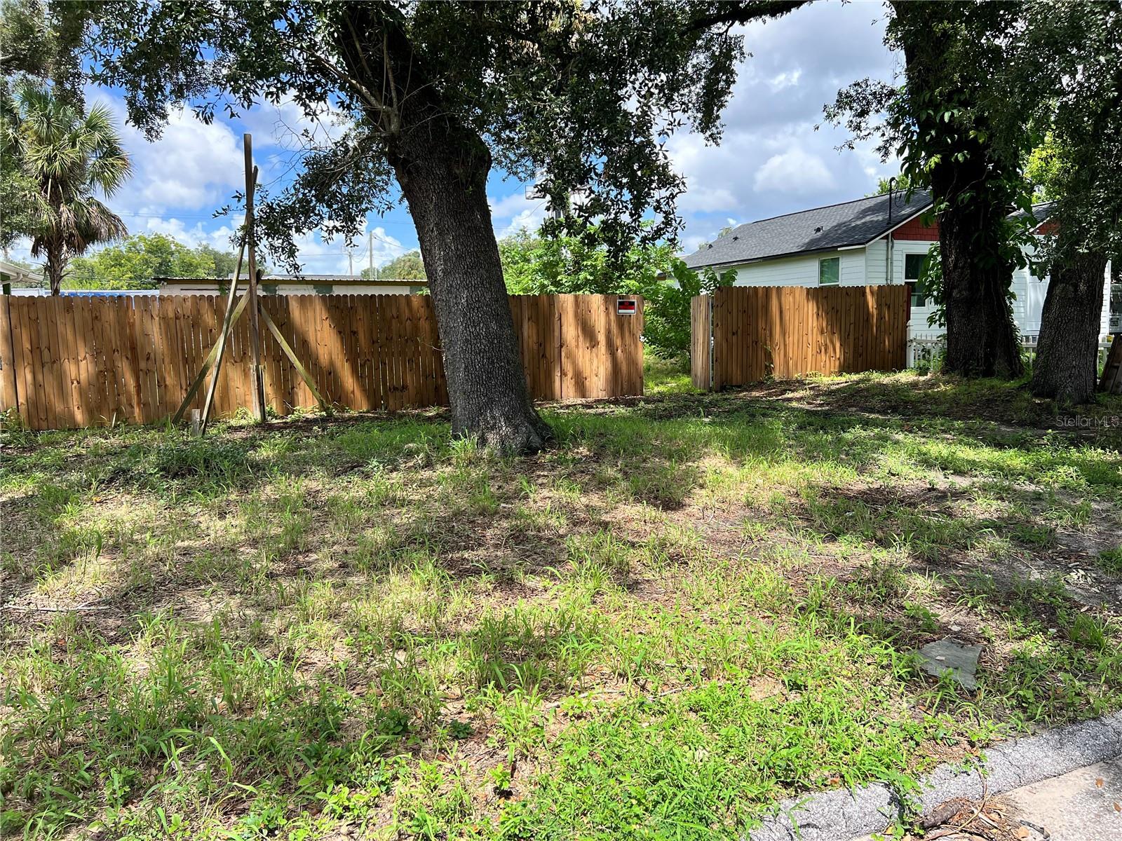 8508 N 9TH STREET