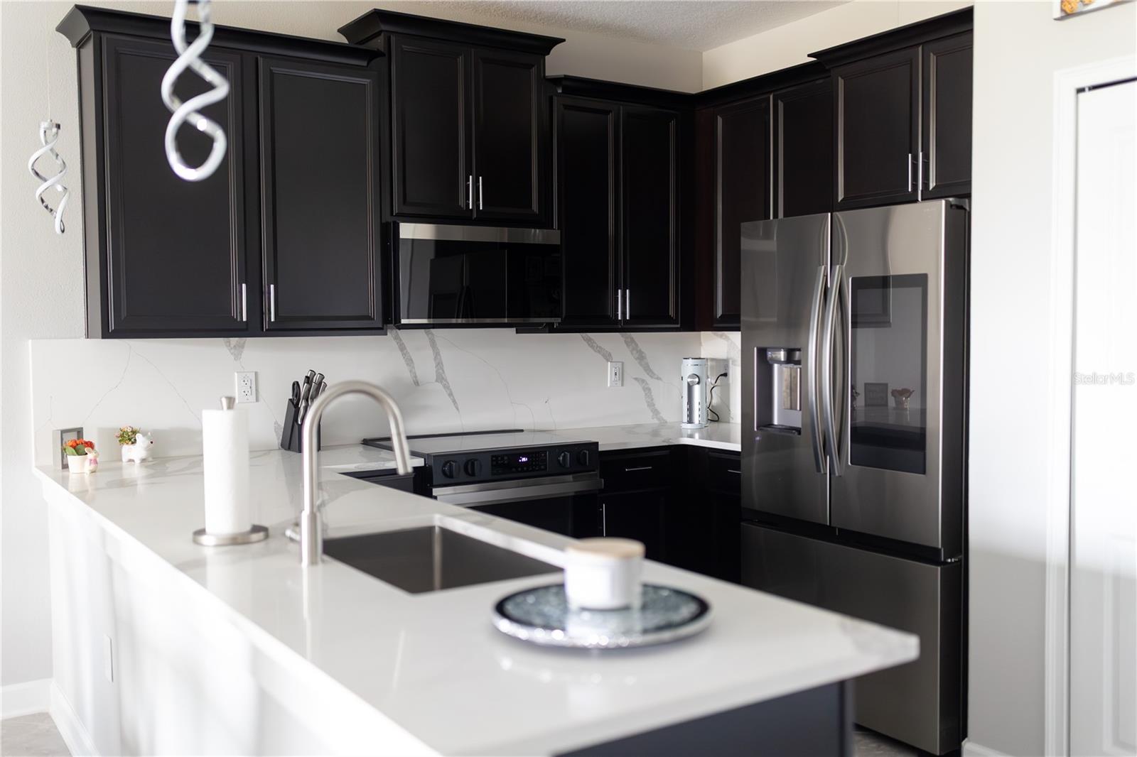 CHAMPIONS CLUB CONDO PH 28 - Residential