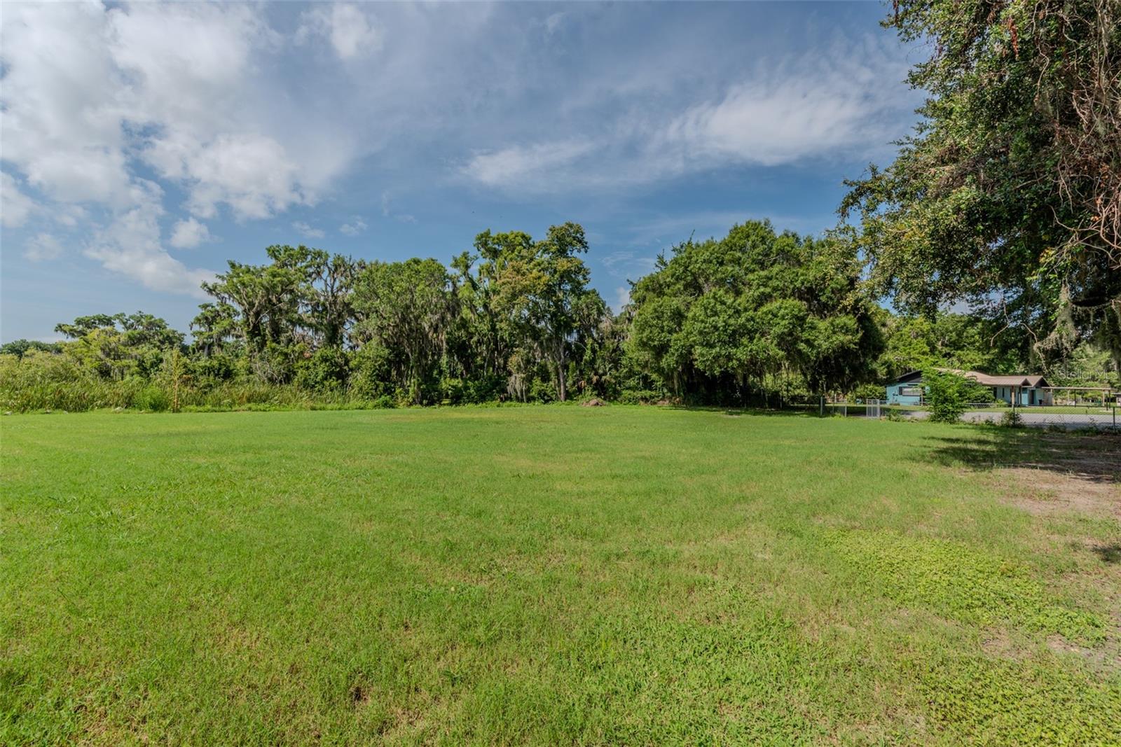 HOLIDAY HAVEN UN 02 - Land