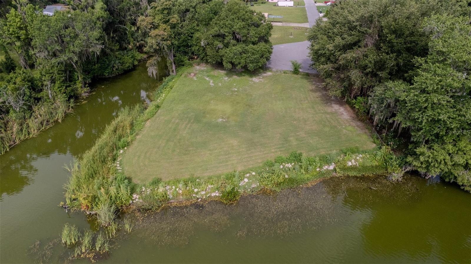 HOLIDAY HAVEN UN 02 - Land