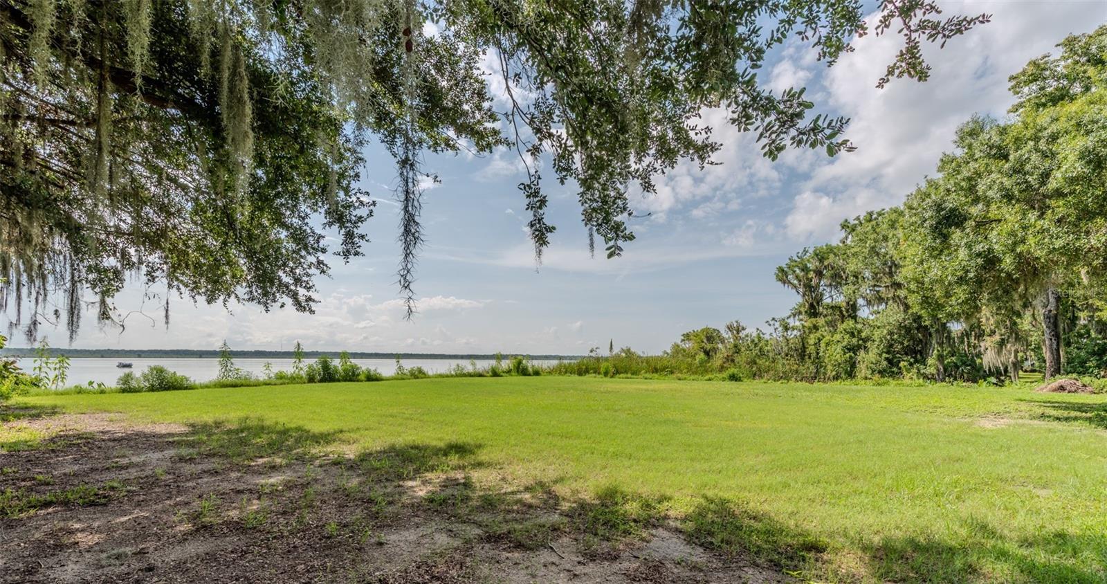 HOLIDAY HAVEN UN 02 - Land