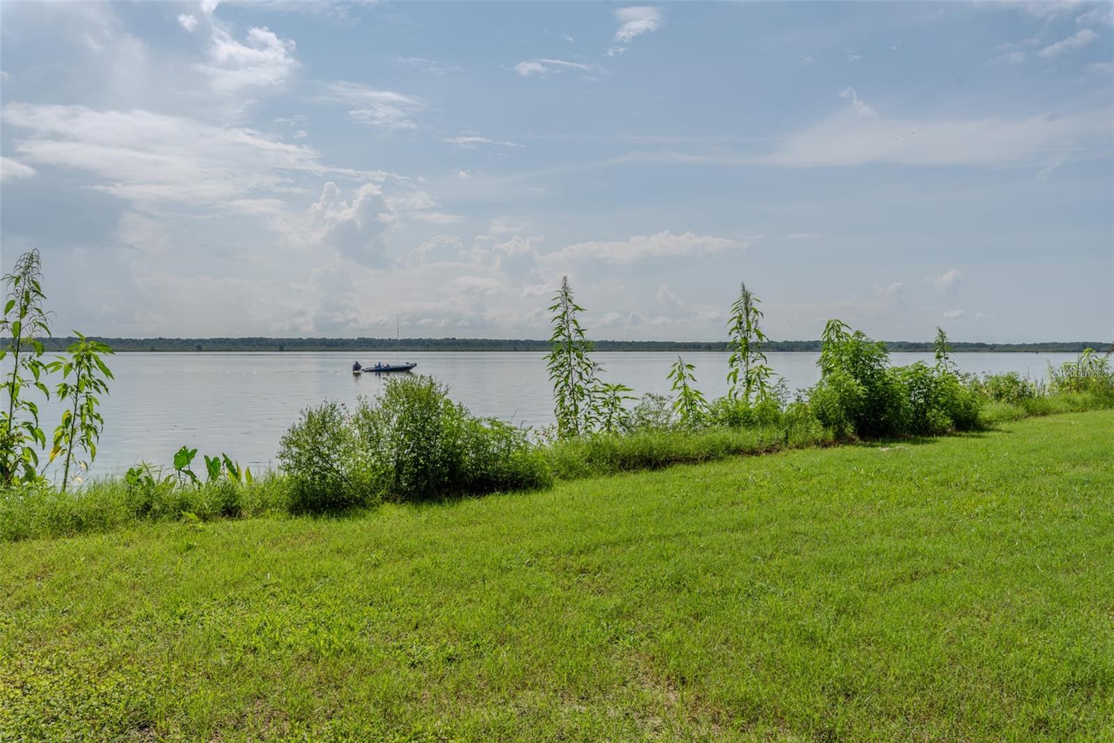 HOLIDAY HAVEN UN 02 - Land