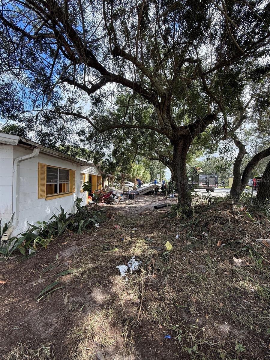 Photo of 65 Bluff Road, Mulberry, FL 33860 (MLS # L4966176)
