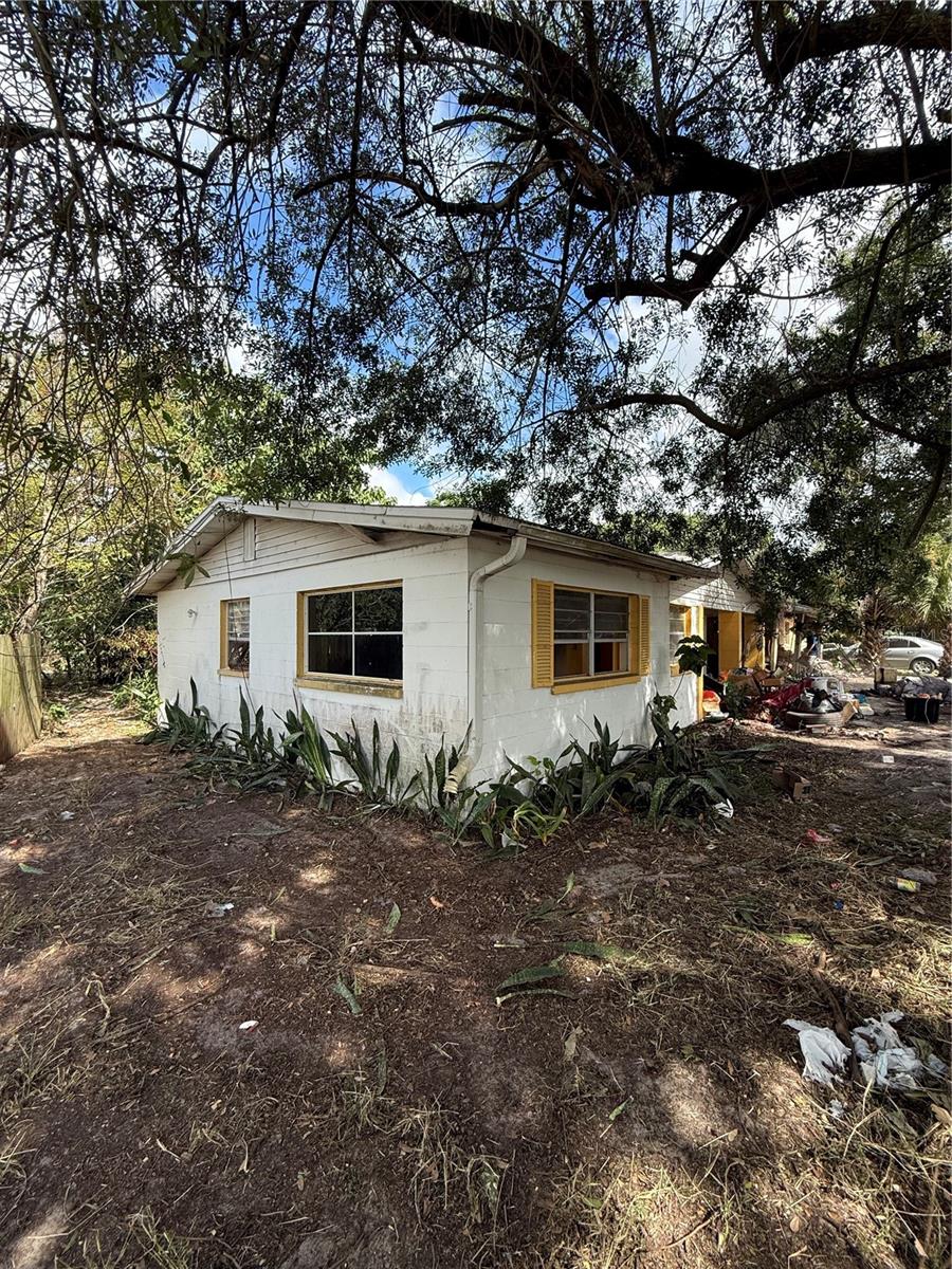 Photo of 65 Bluff Road, Mulberry, FL 33860 (MLS # L4966176)