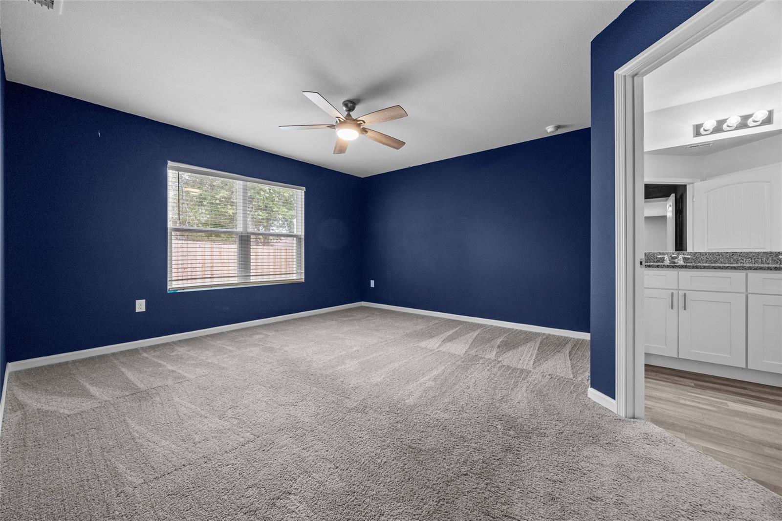 LAUREL POINTE - Residential