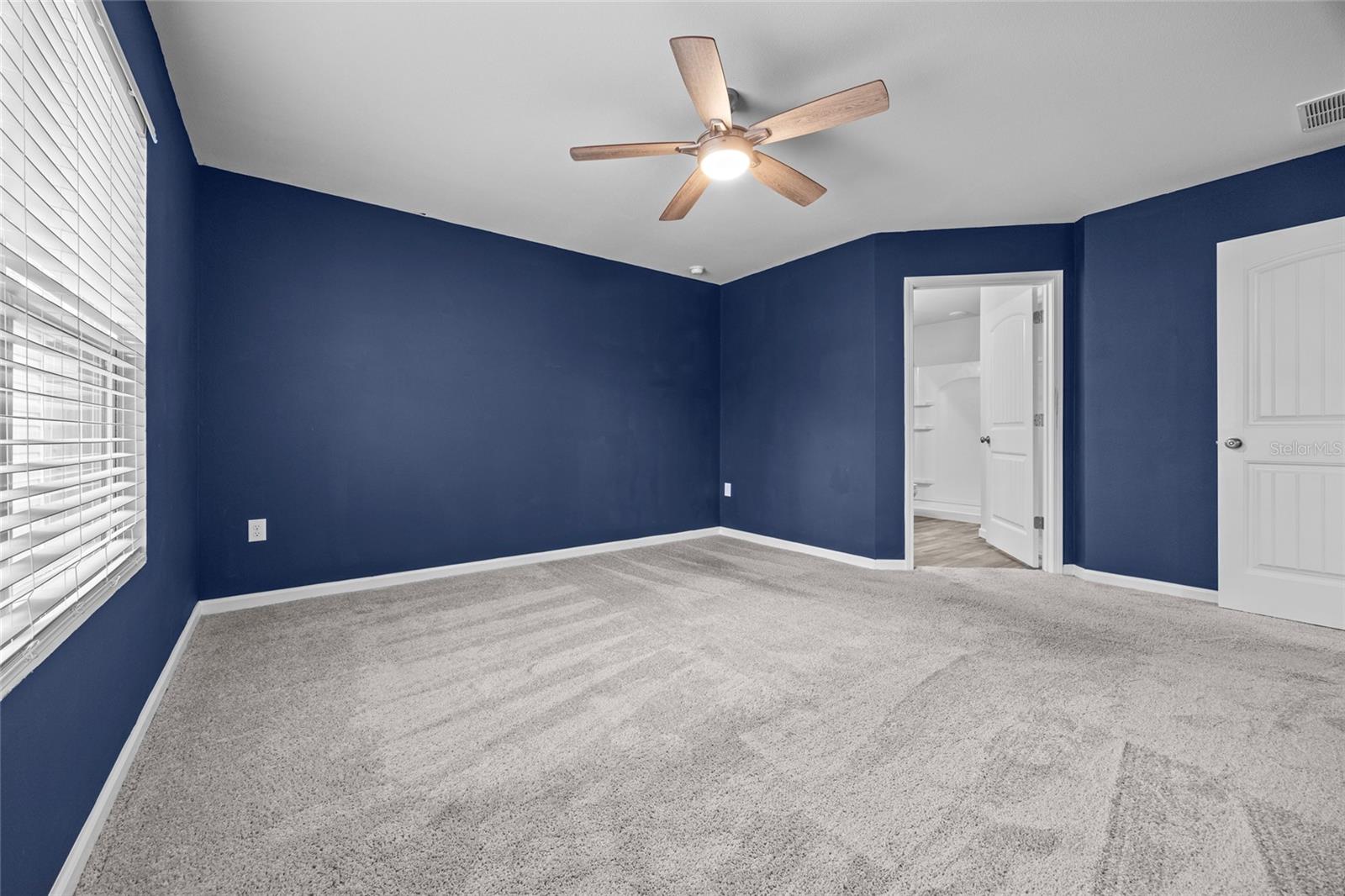 LAUREL POINTE - Residential