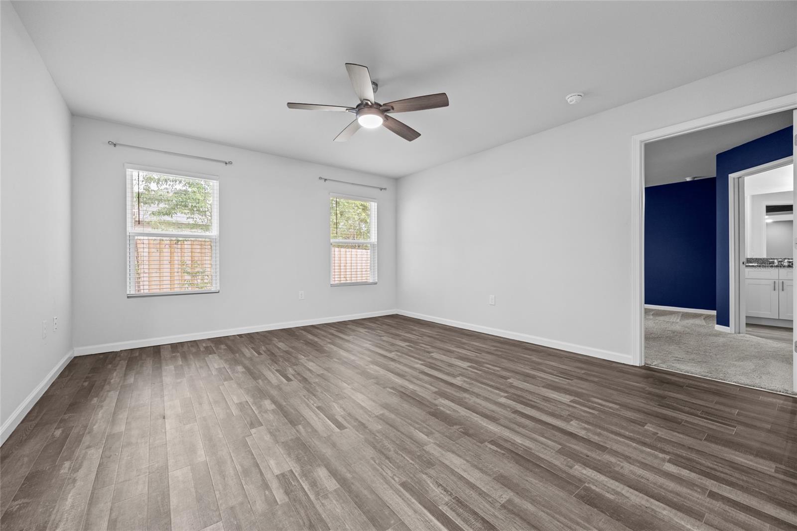 LAUREL POINTE - Residential