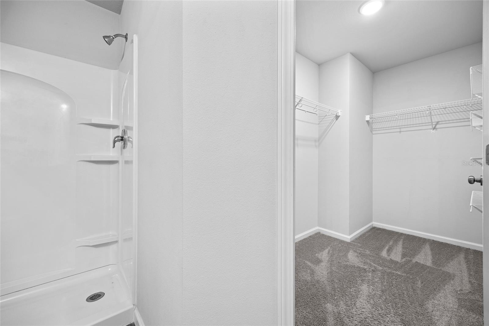 LAUREL POINTE - Residential