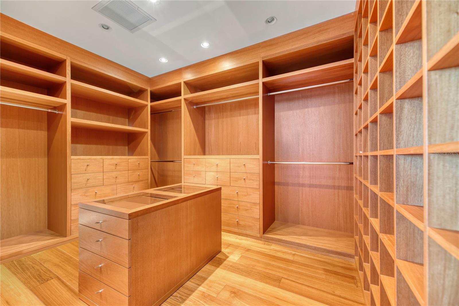 CONDADO - Residential