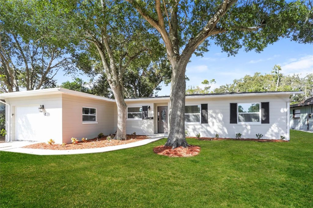 Photo of 2053 Barcelona Drive S, St Petersburg, FL 33712 (MLS # O6369389)