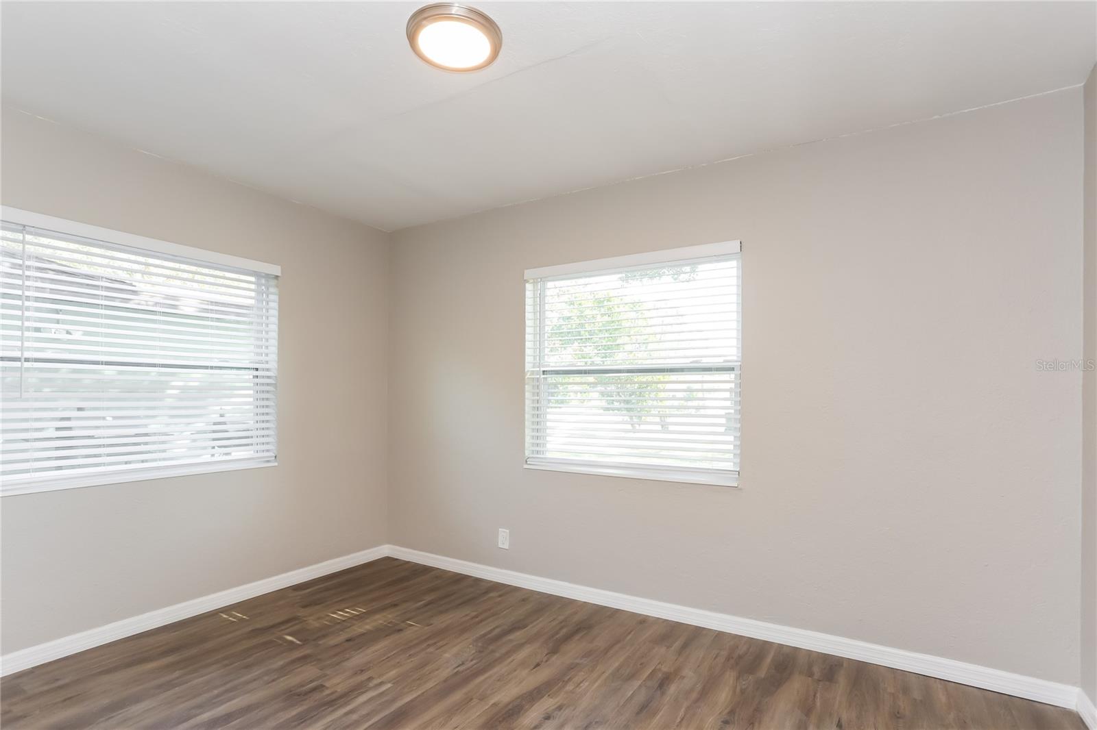 LAKEWOOD ESTATES SEC B - Residential Lease