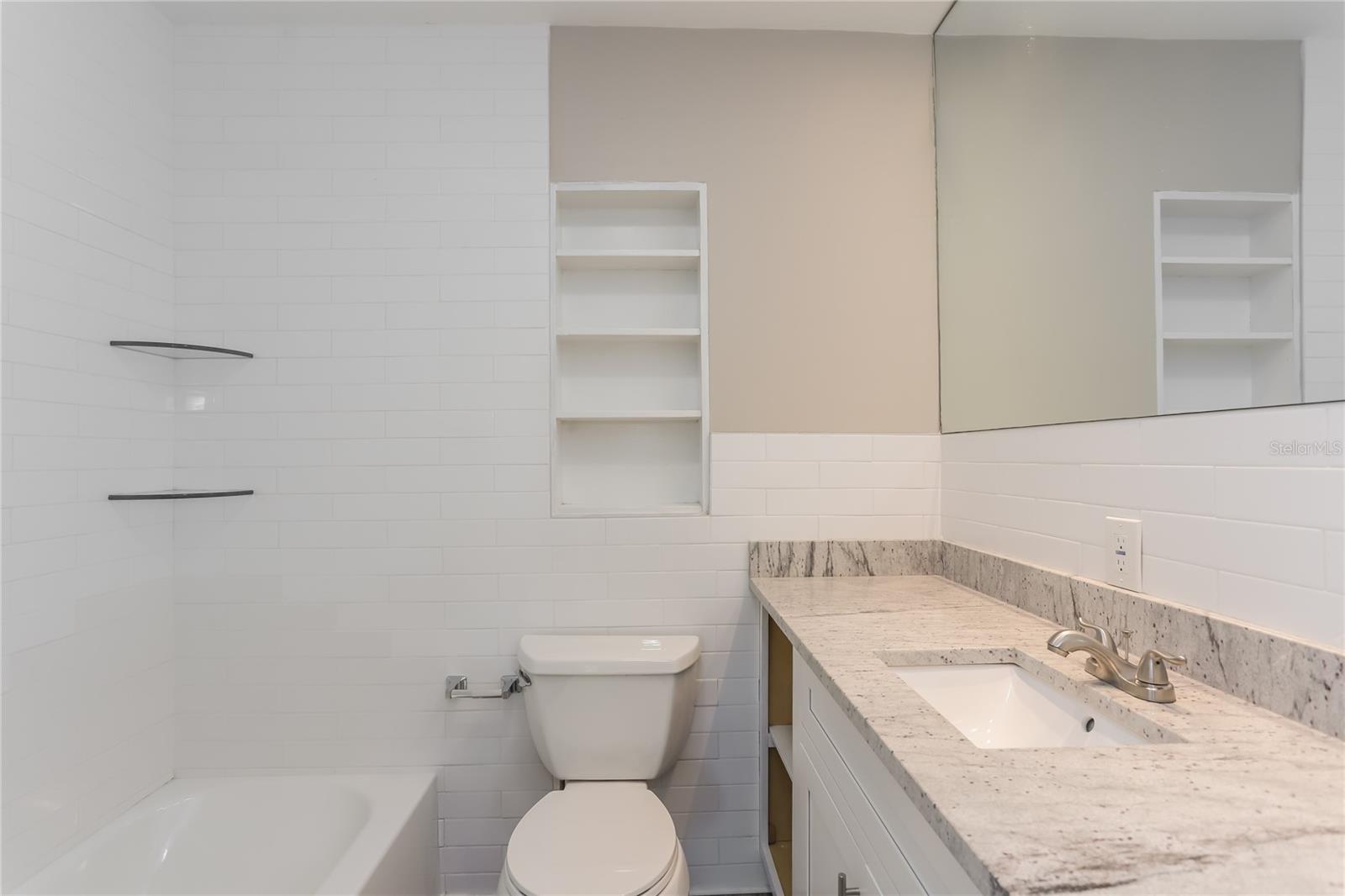 LAKEWOOD ESTATES SEC B - Residential Lease