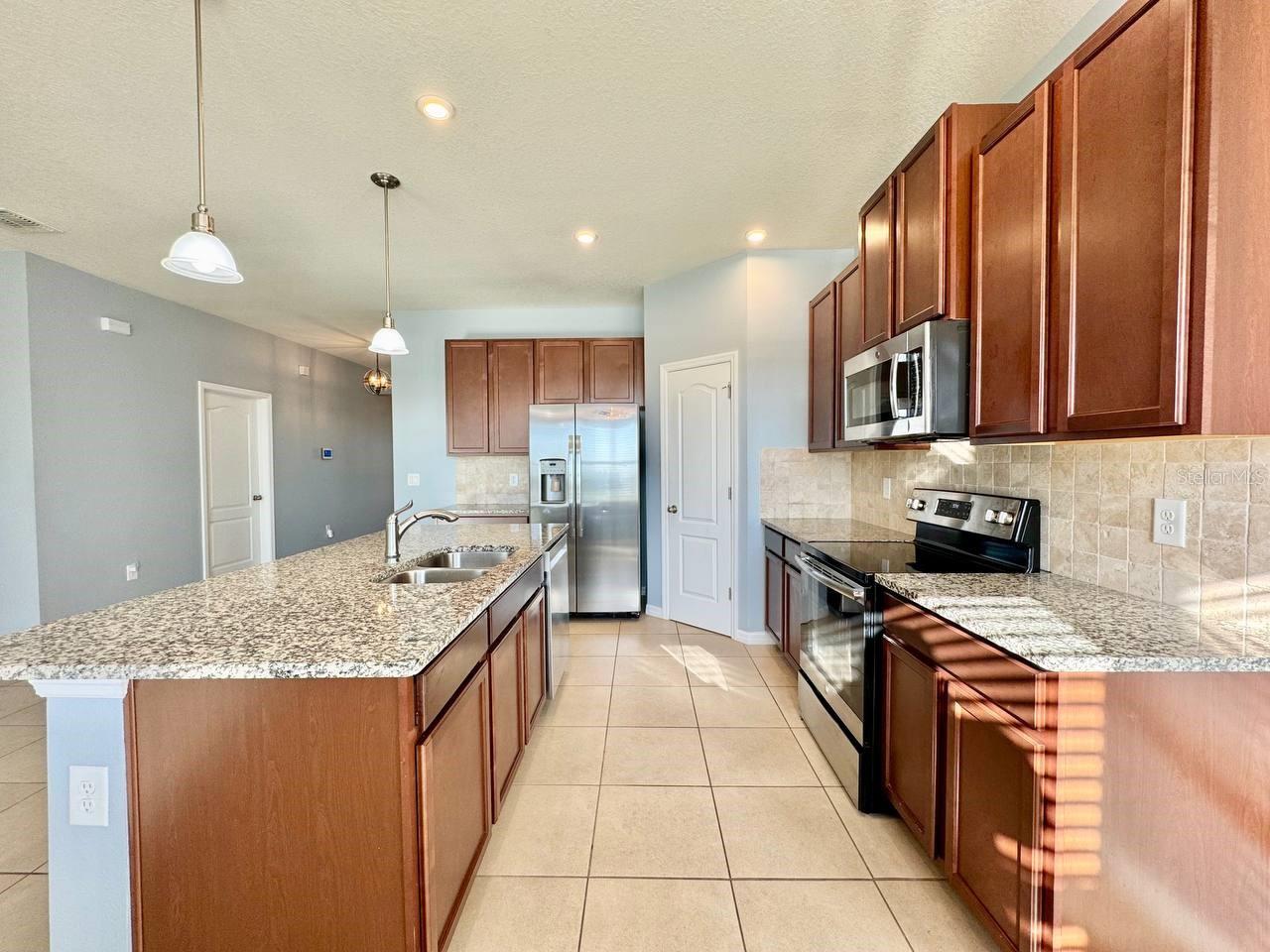 CARLTON LAKES PH 1A 1B-1 AN - Residential Lease