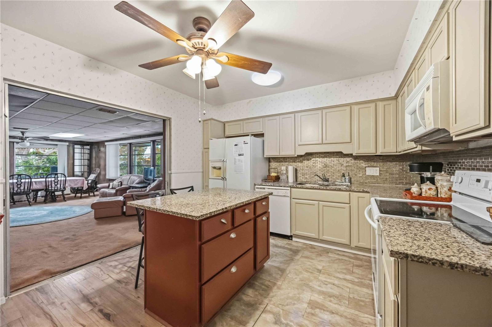 BEACH VILLAGE - Residential