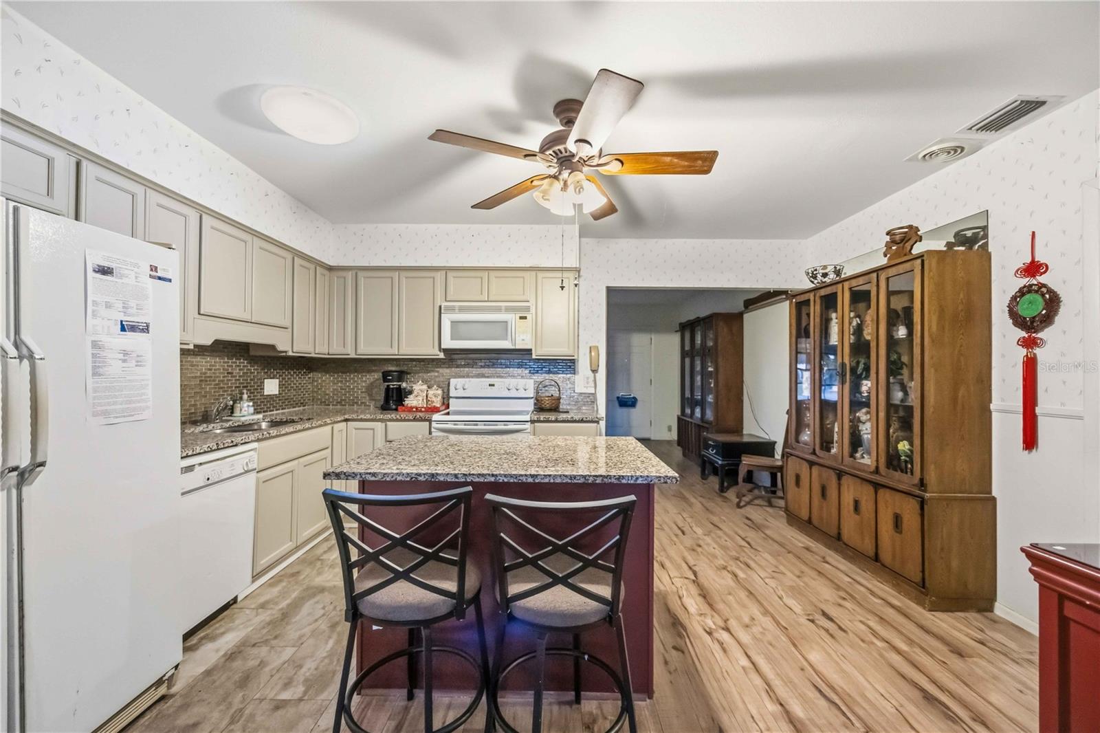 BEACH VILLAGE - Residential