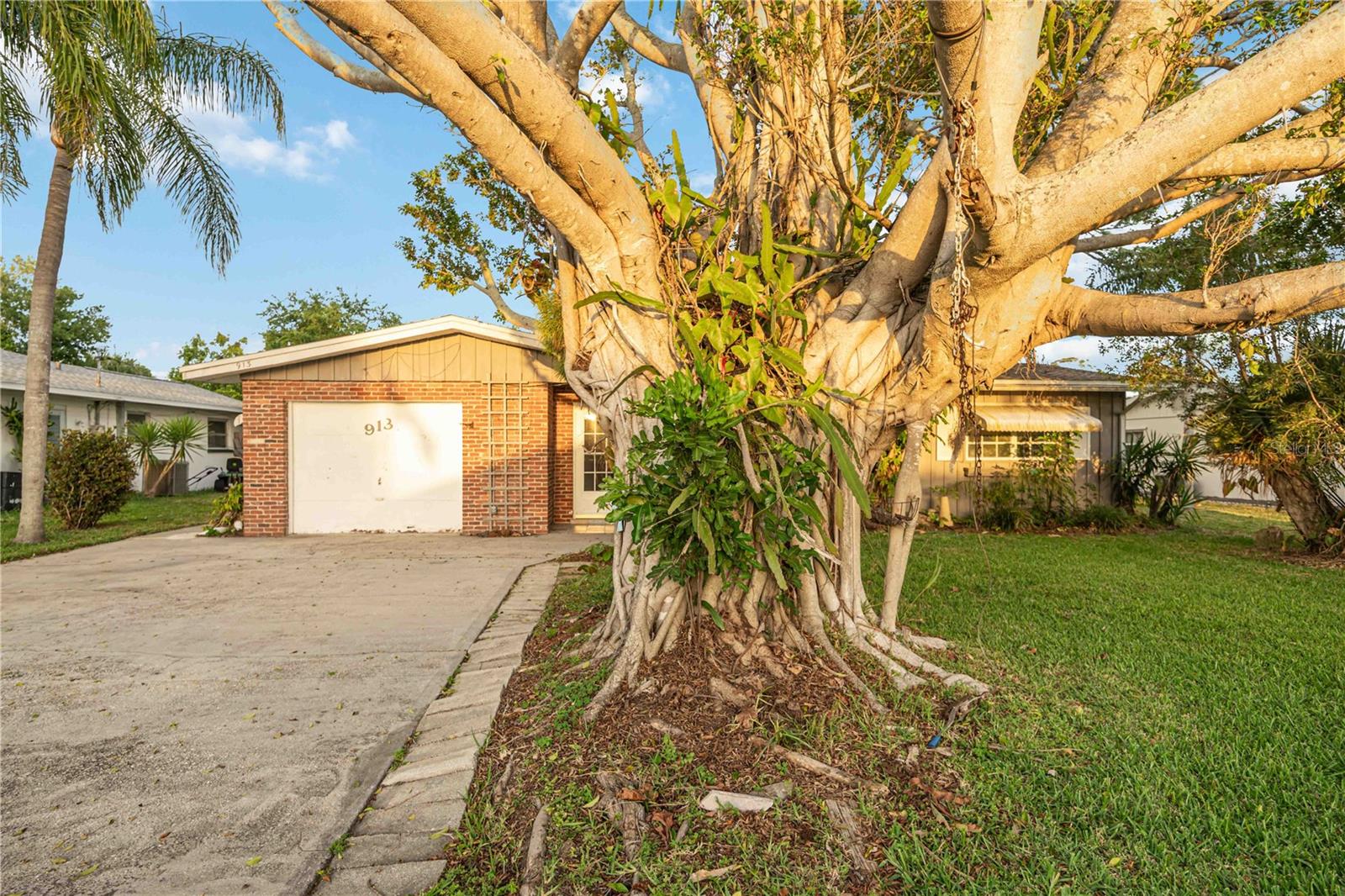 BEACH VILLAGE - Residential