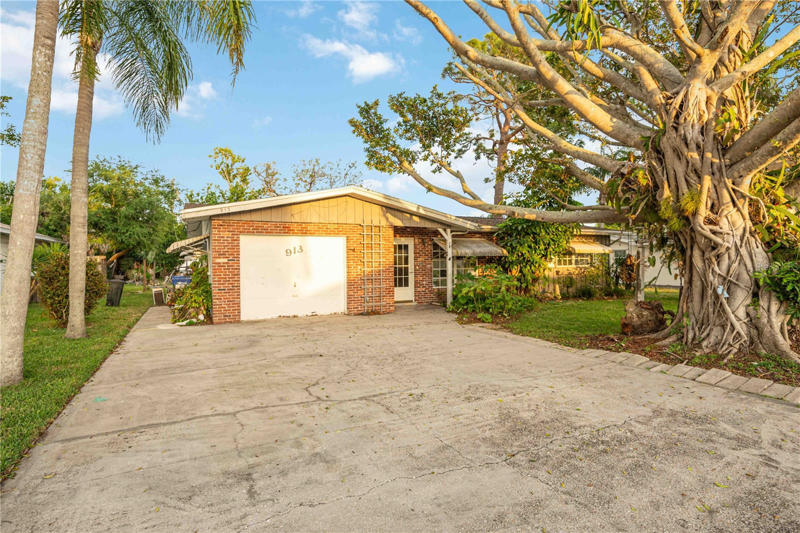 BEACH VILLAGE - Residential