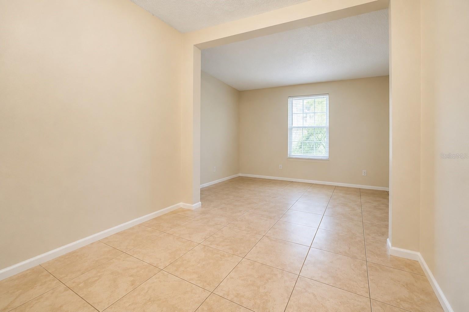 828 SKY LAKE CIRCLE B