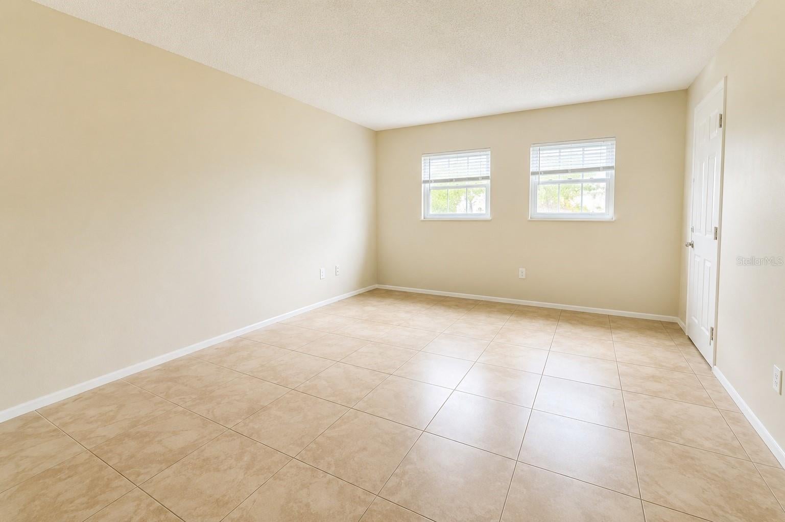 828 SKY LAKE CIRCLE B