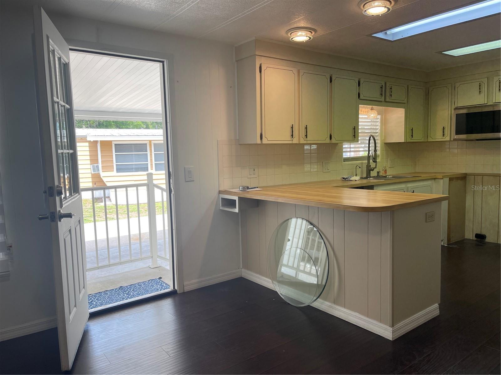 CONTINENTAL COUNTRY CLUB - Residential