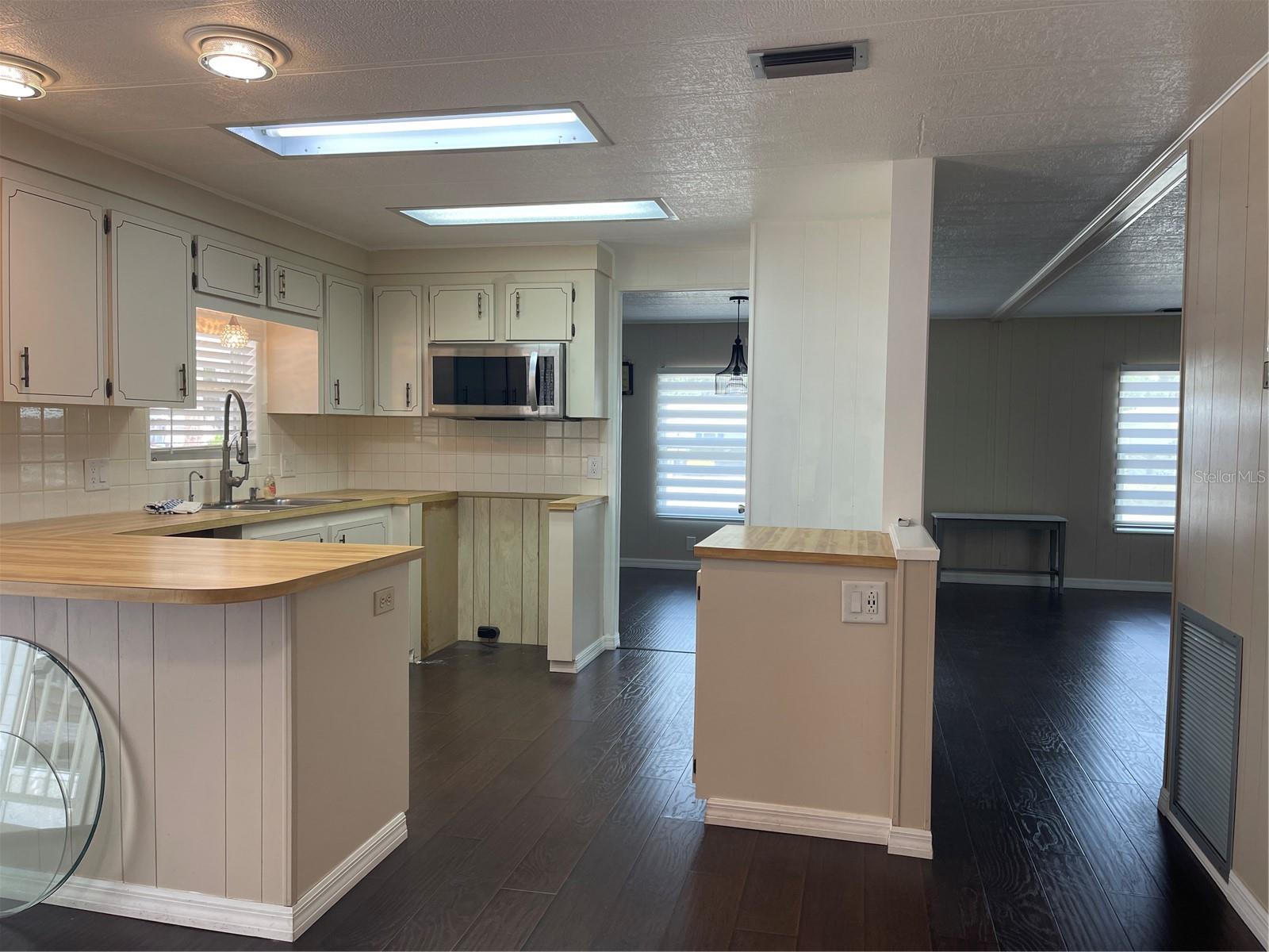 CONTINENTAL COUNTRY CLUB - Residential
