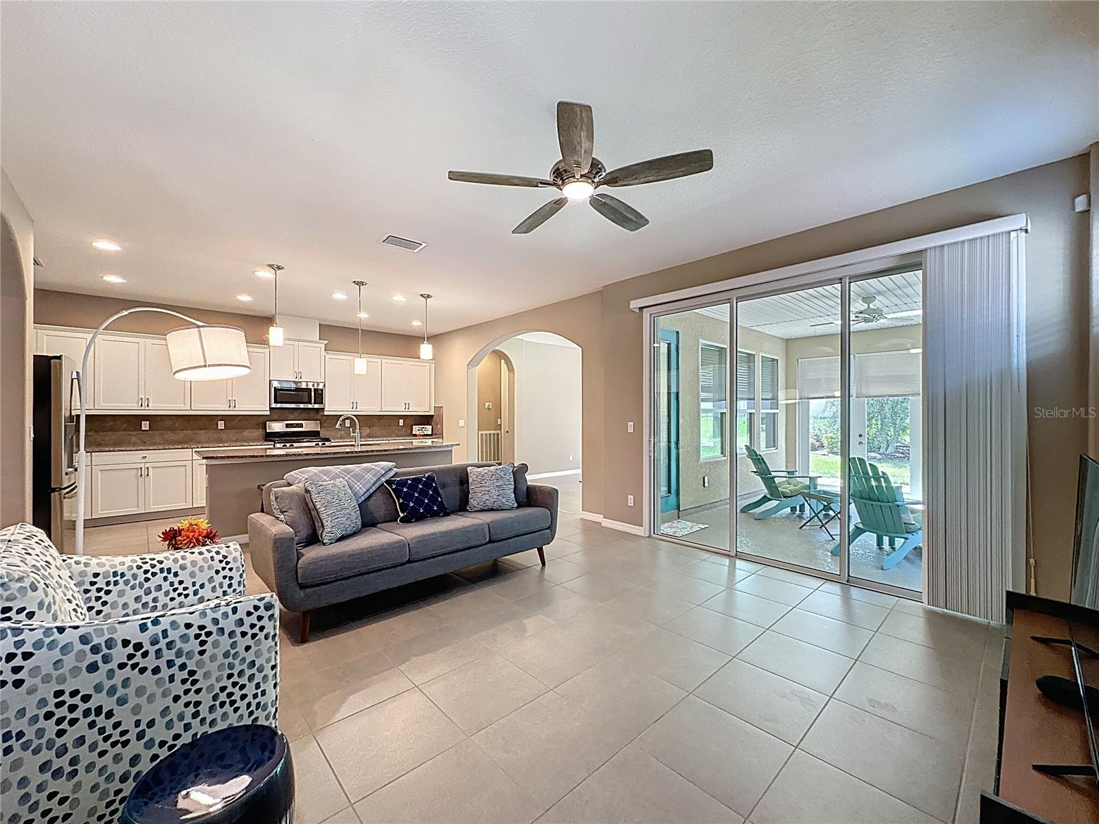 CASCADES/GROVELAND PH 4-1 - Residential