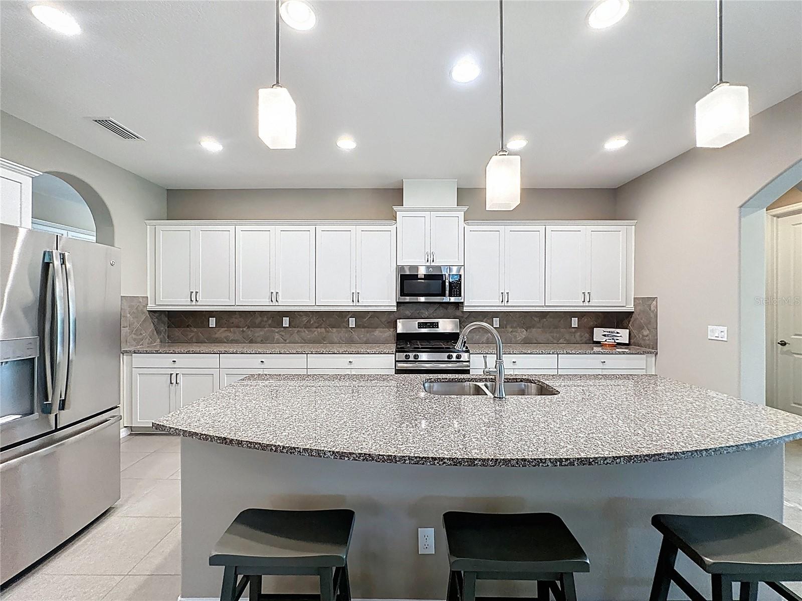 CASCADES/GROVELAND PH 4-1 - Residential