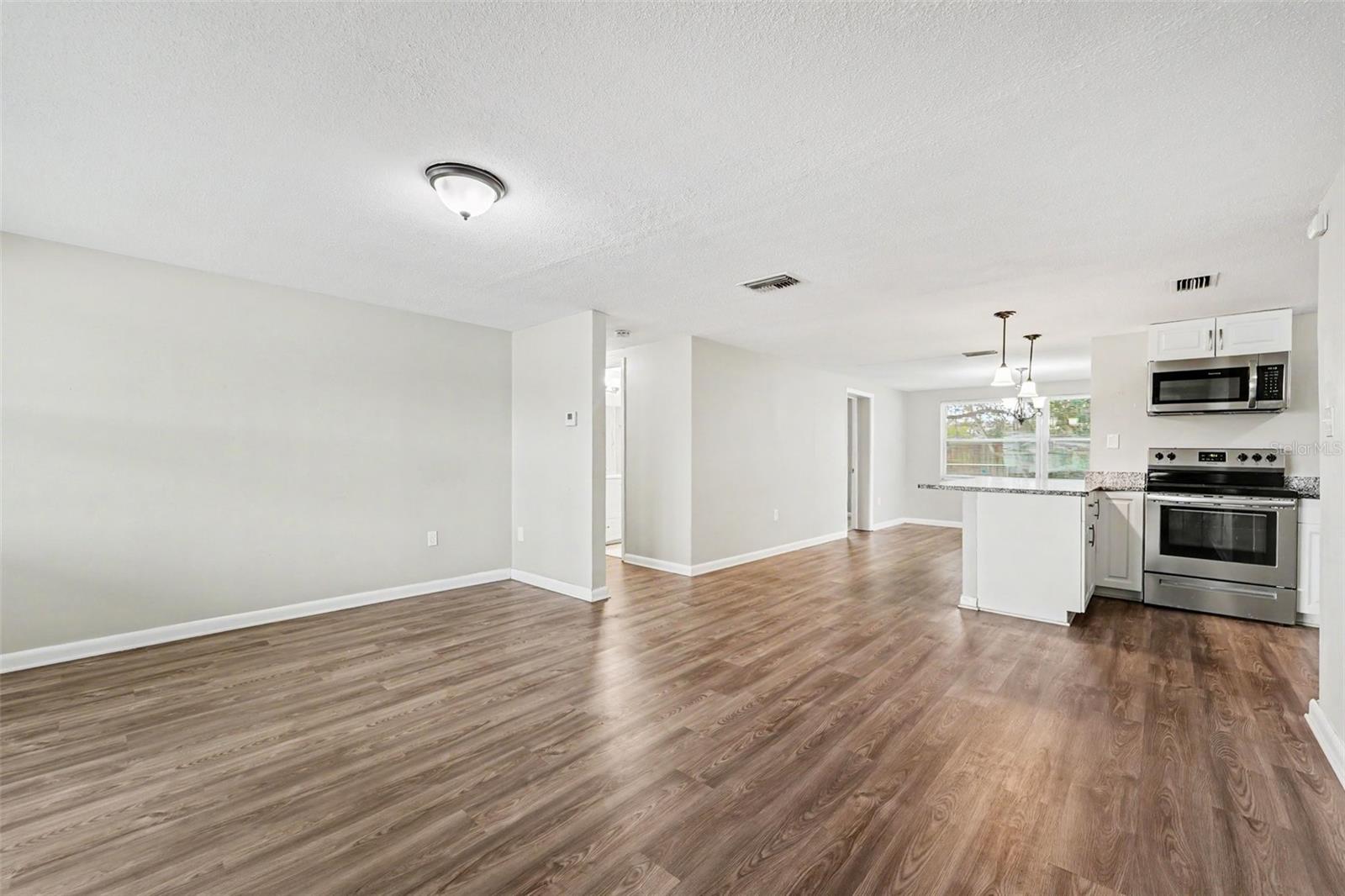 JASMINE LAKES - Residential