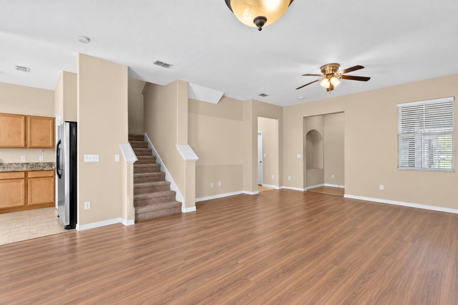 1327 PRIORY CIRCLE 1327