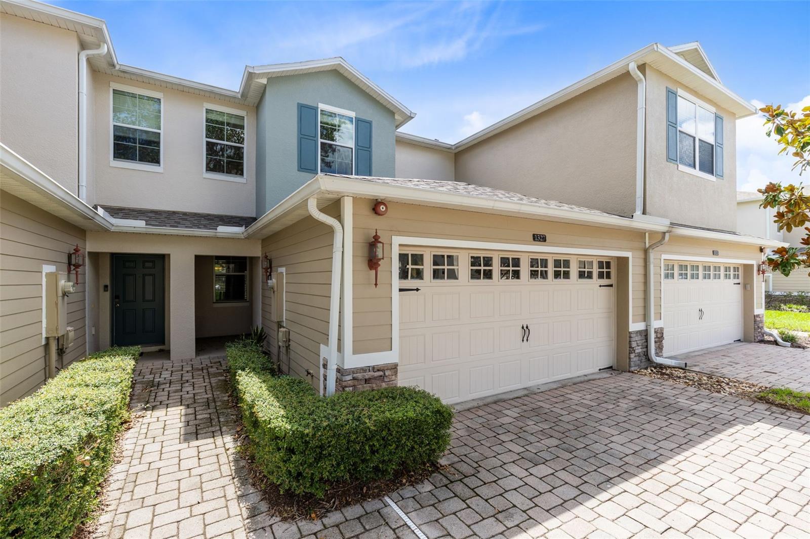 1327 PRIORY CIRCLE 1327