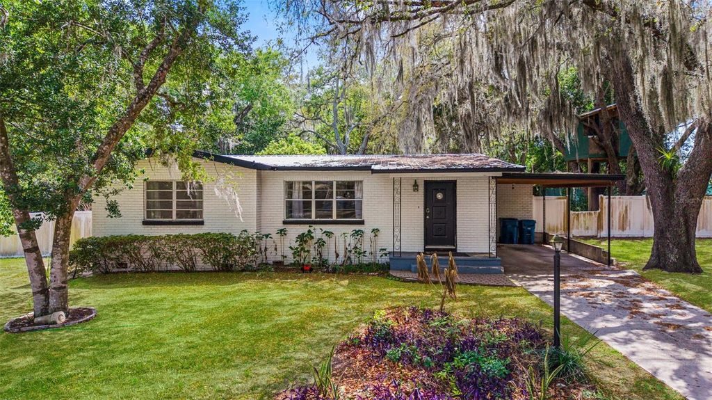 Photo of 13 E Magnolia Street, Davenport, FL 33837 (MLS # V4948760)