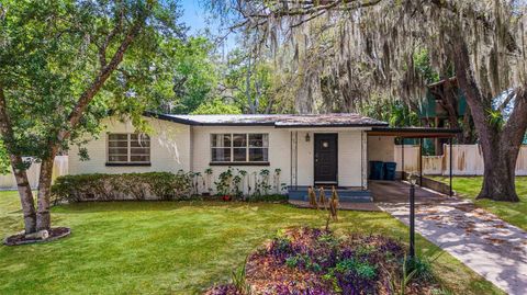 Photo of 13 E Magnolia Street, Davenport, FL 33837 (MLS # V4948760)