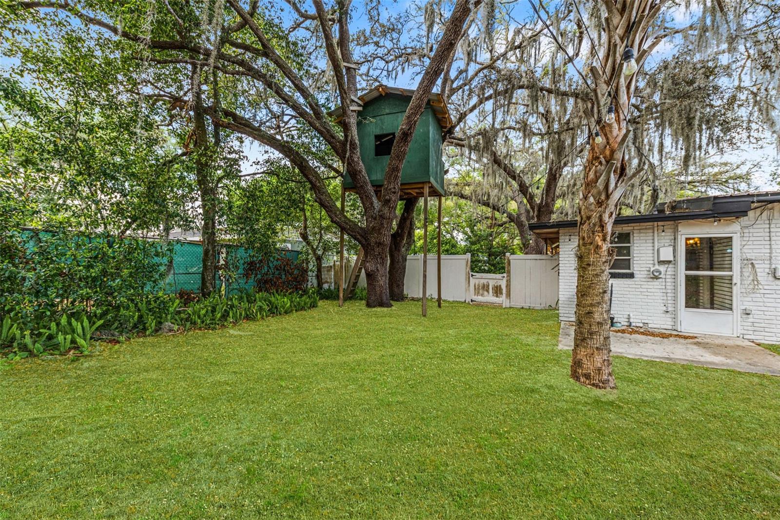 13 E MAGNOLIA STREET