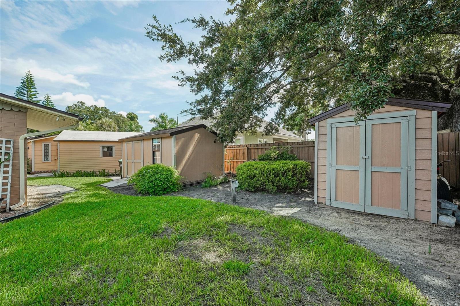 UNIVERSITY HEIGHTS - Residential Income