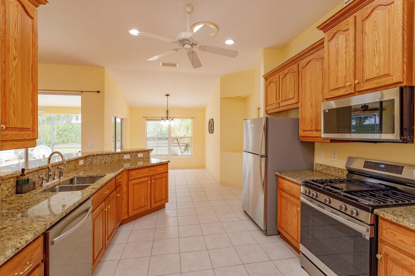 TAVARES ROYAL HARBOR PH 02 LT 179 - Residential