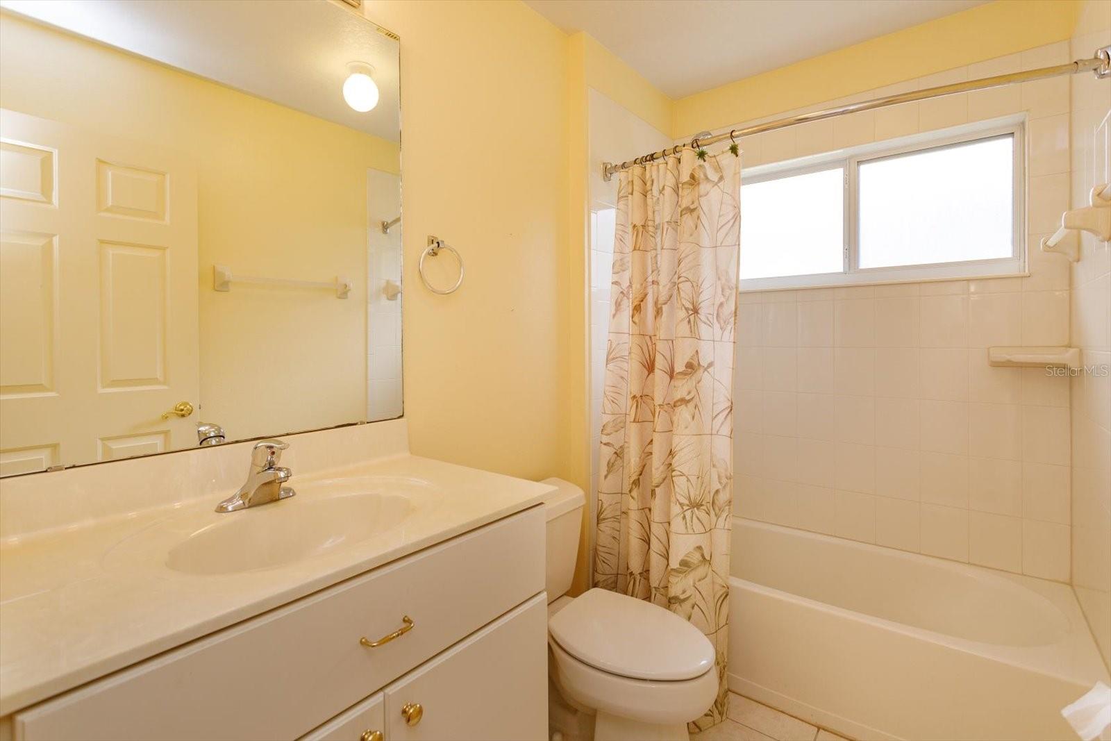 TAVARES ROYAL HARBOR PH 02 LT 179 - Residential