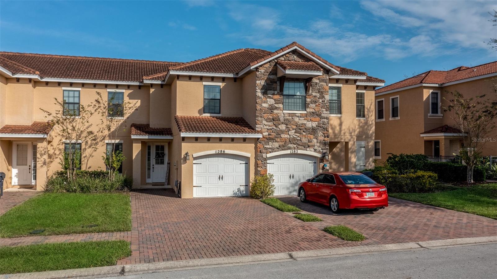 1286 CLOVE DRIVE