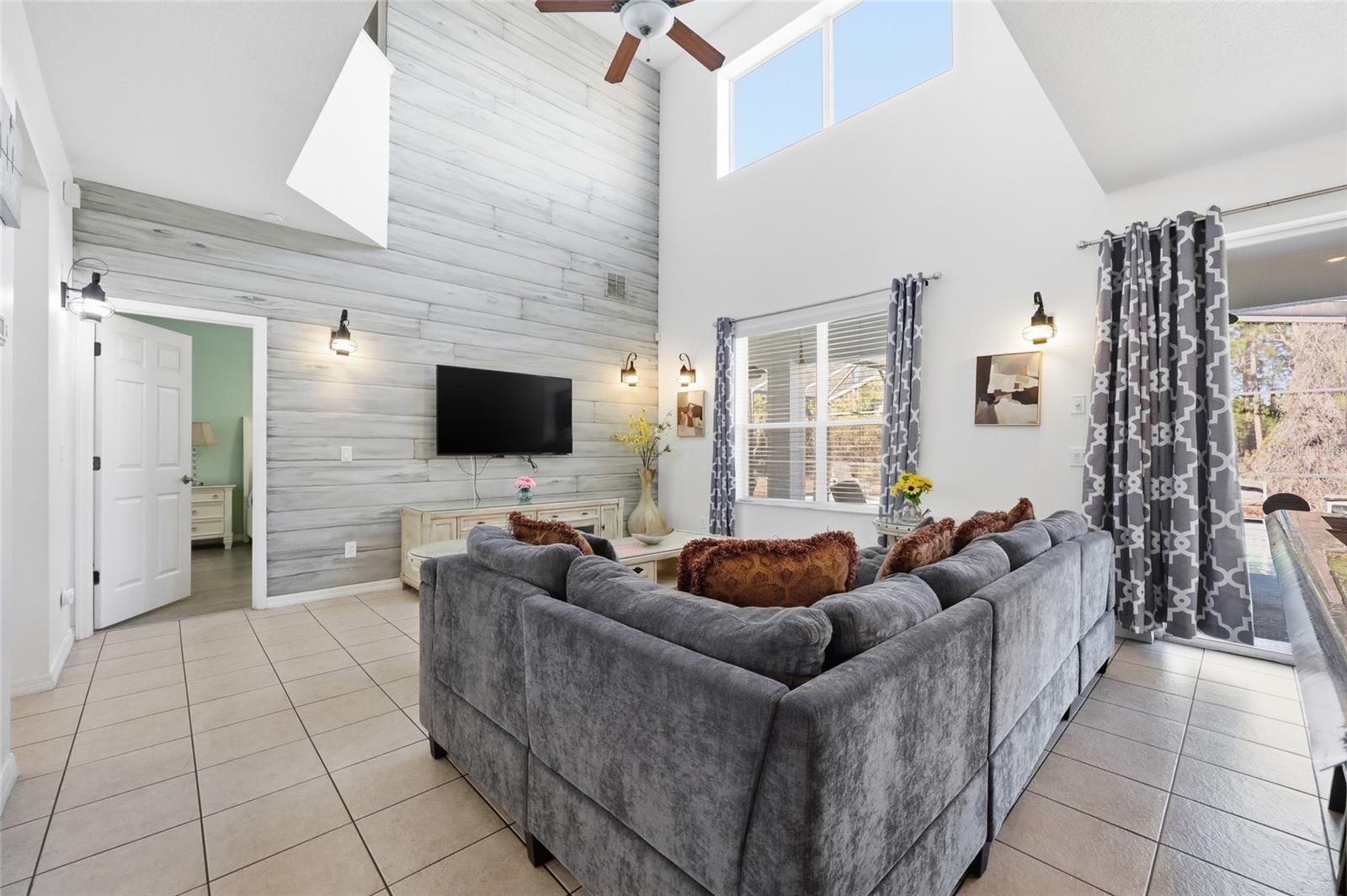 WATERSONG PH 01 - Residential