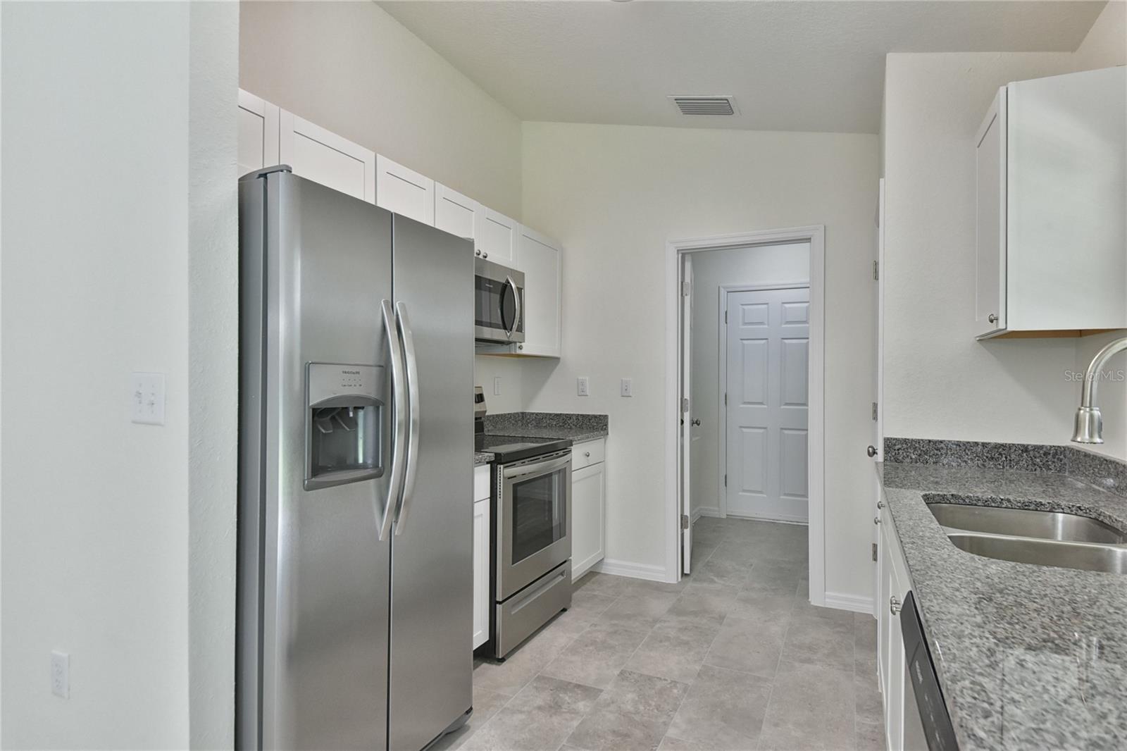 OCALA PARK ESTATE - Residential Lease