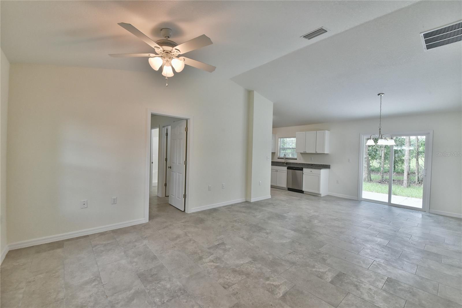 OCALA PARK ESTATE - Residential Lease