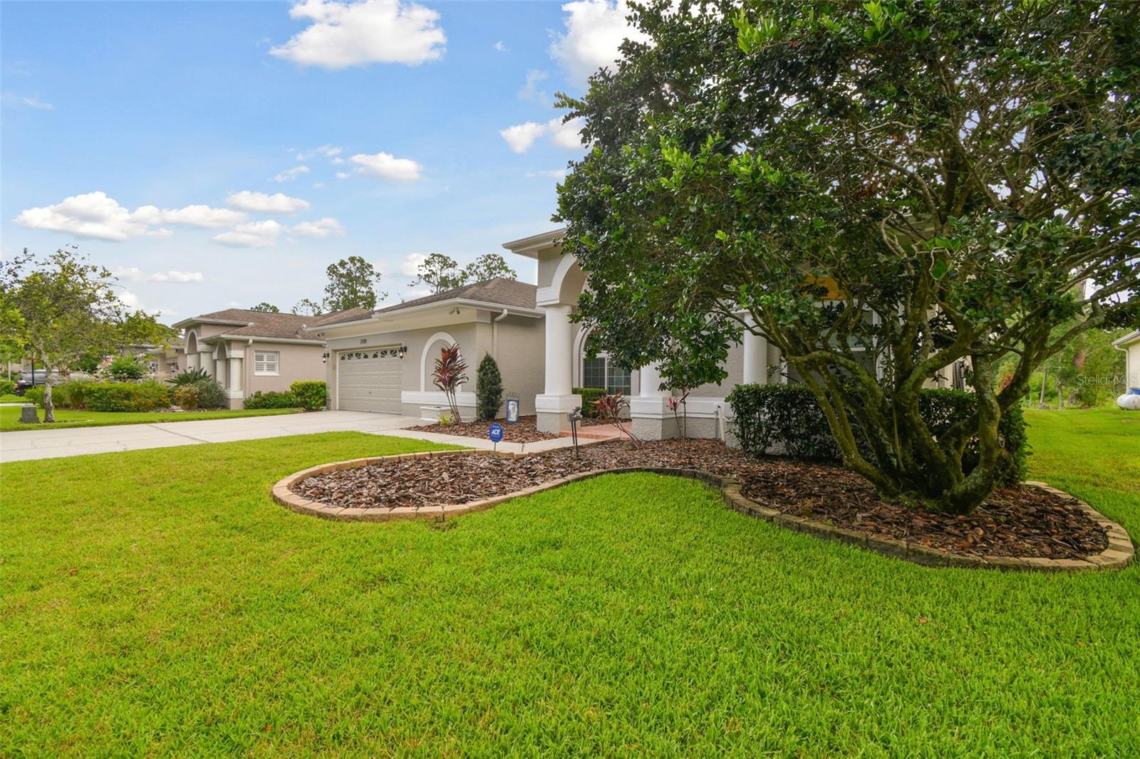 2159 WARWICK DRIVE
