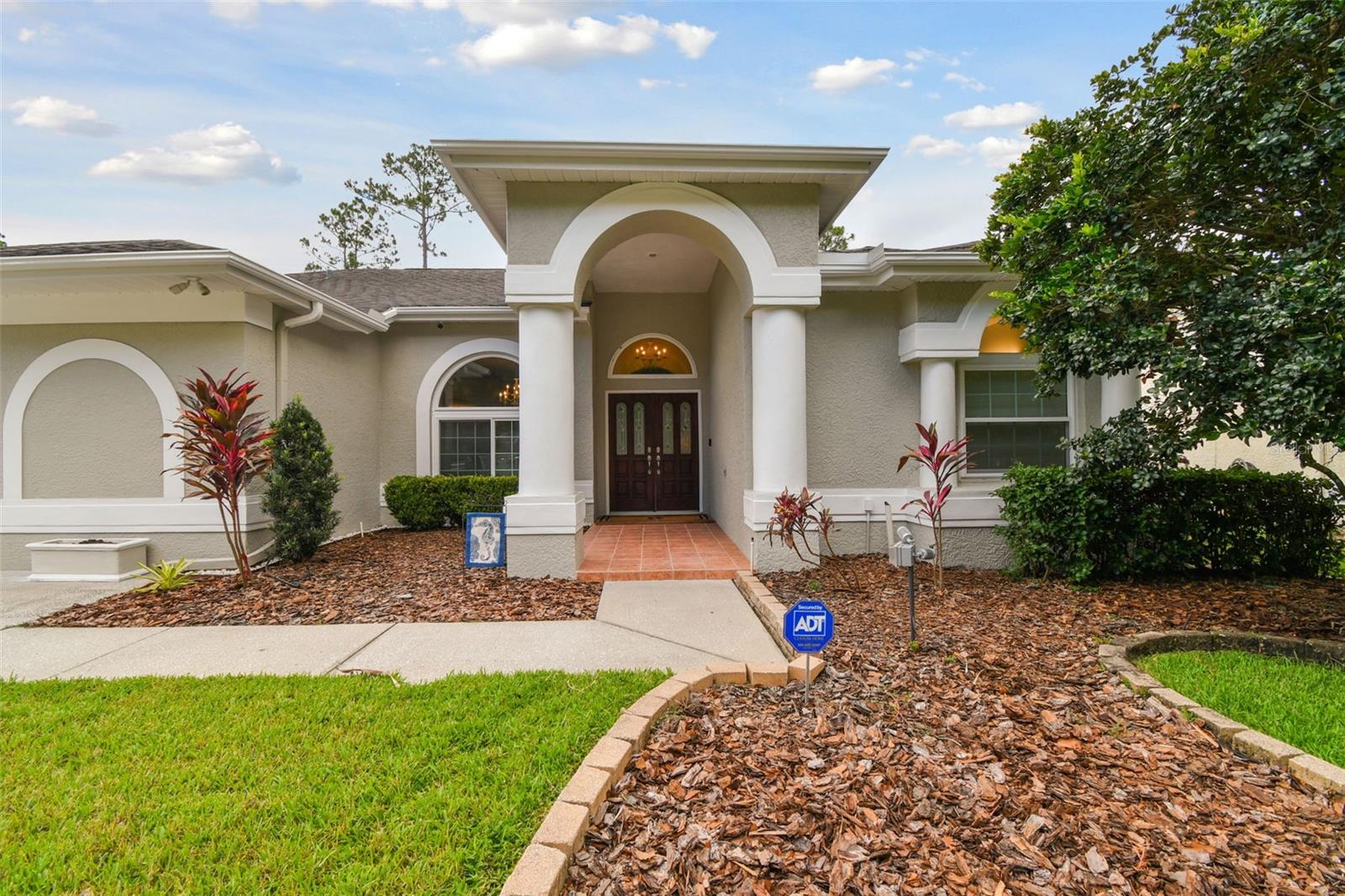2159 WARWICK DRIVE