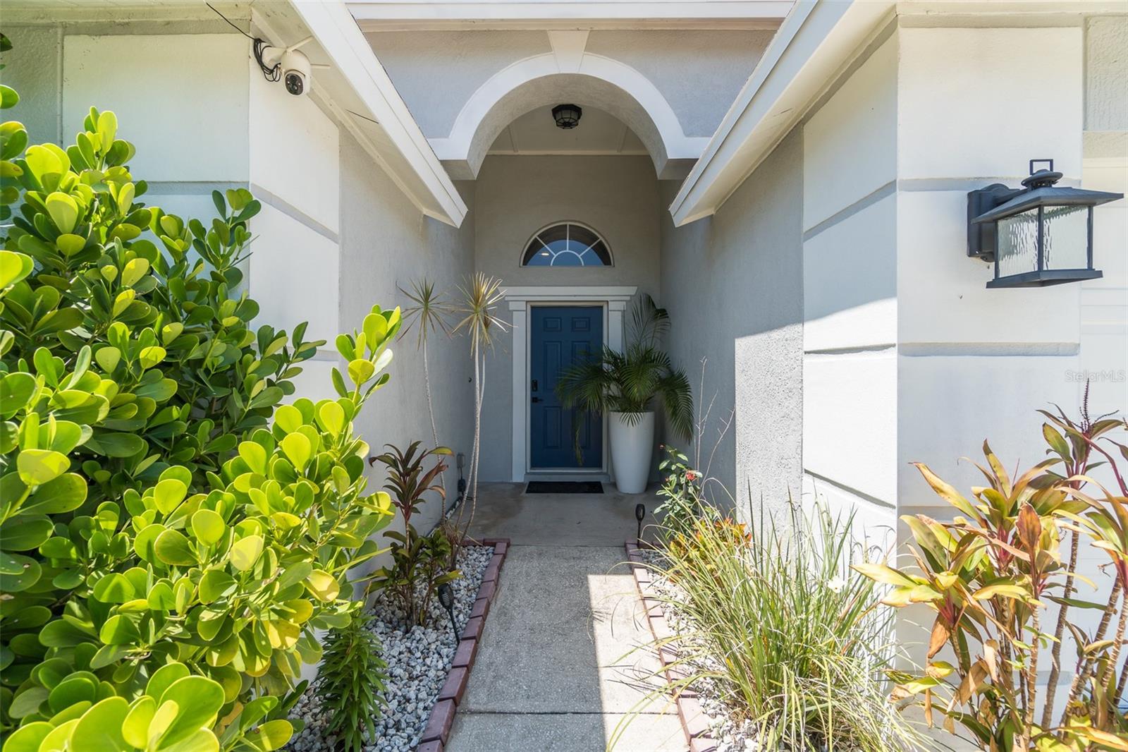 1707 BONDURANT WAY