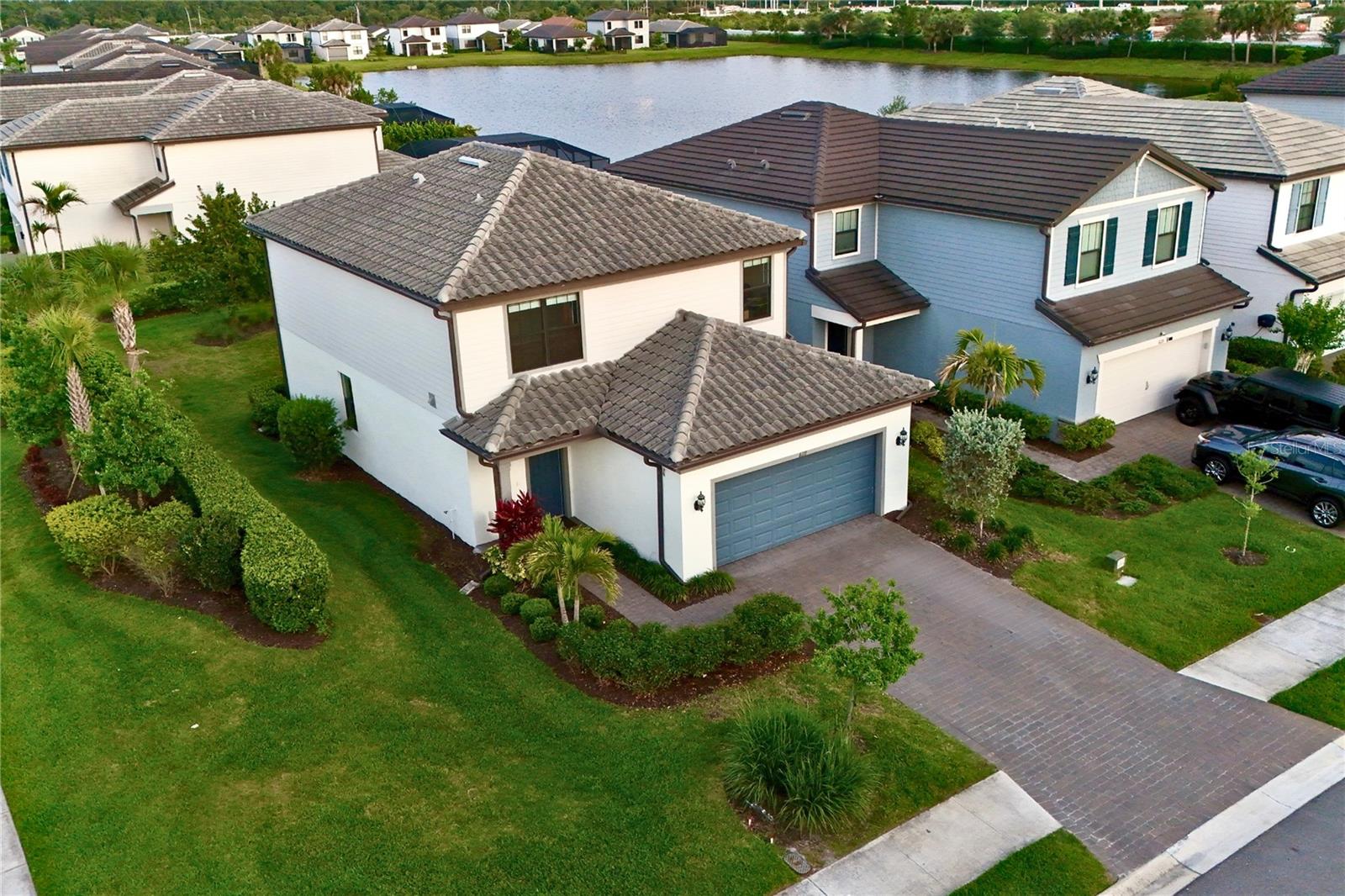6111 BLUESTAR COURT