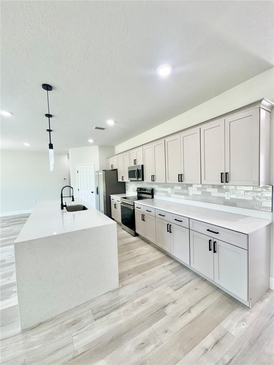 SUN N LAKE EST OF SEBRING UNIT 16 - Residential