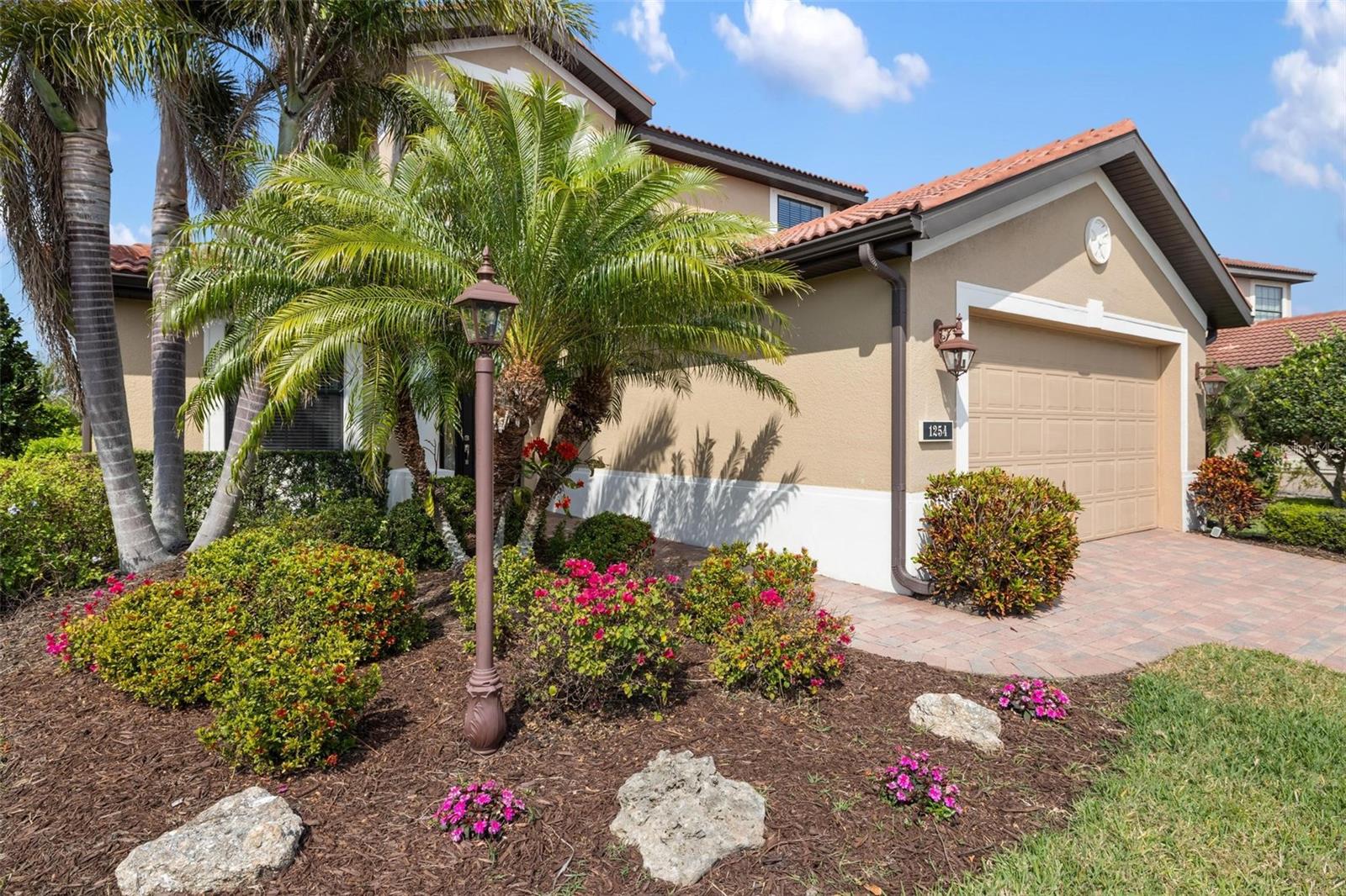 WILLOW CHASE - Residential