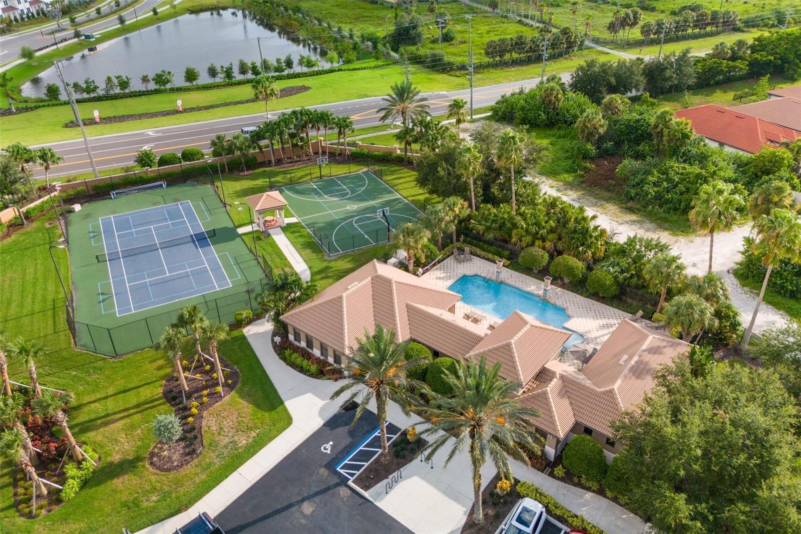 WILLOW CHASE - Residential