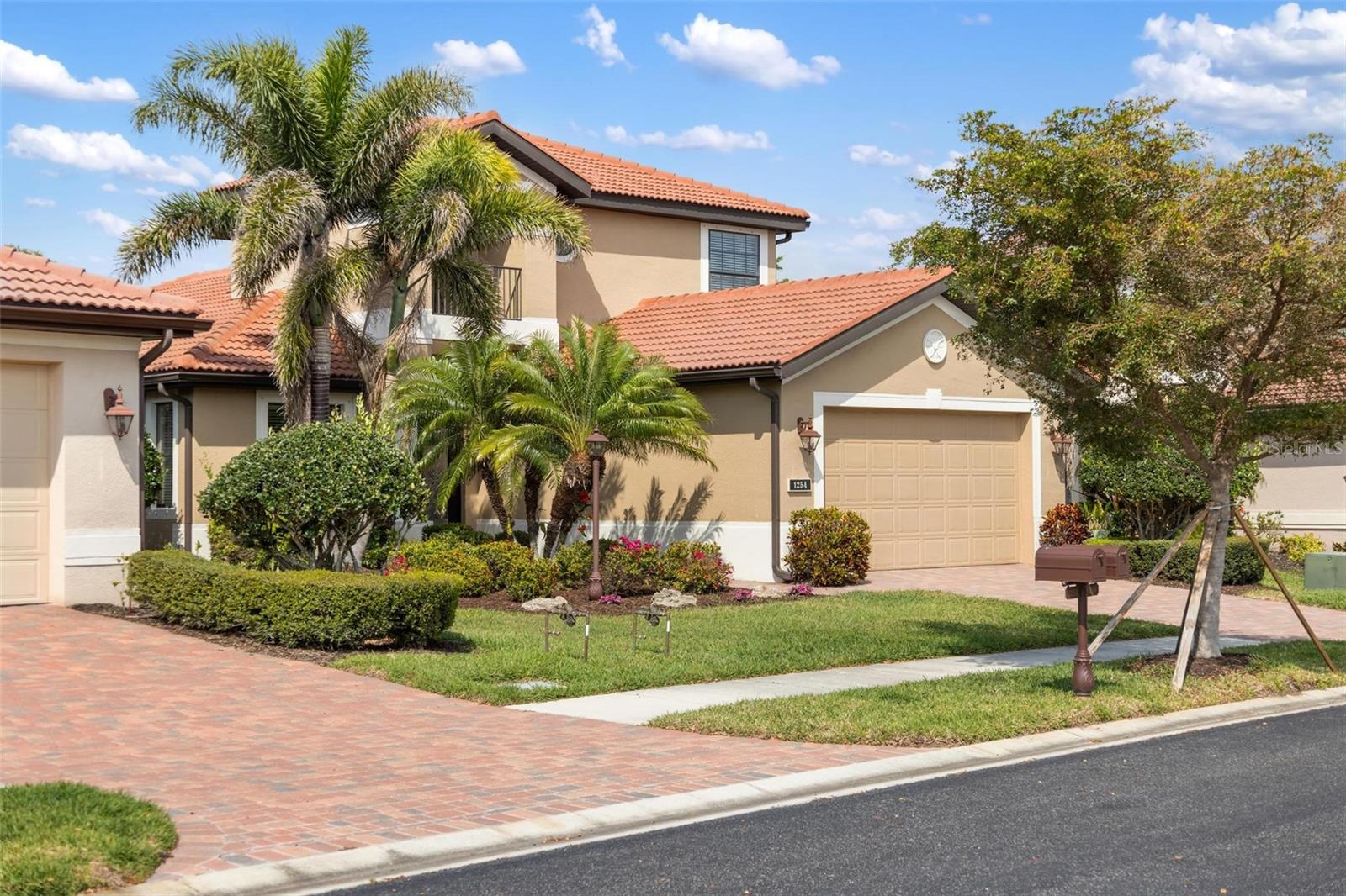 WILLOW CHASE - Residential